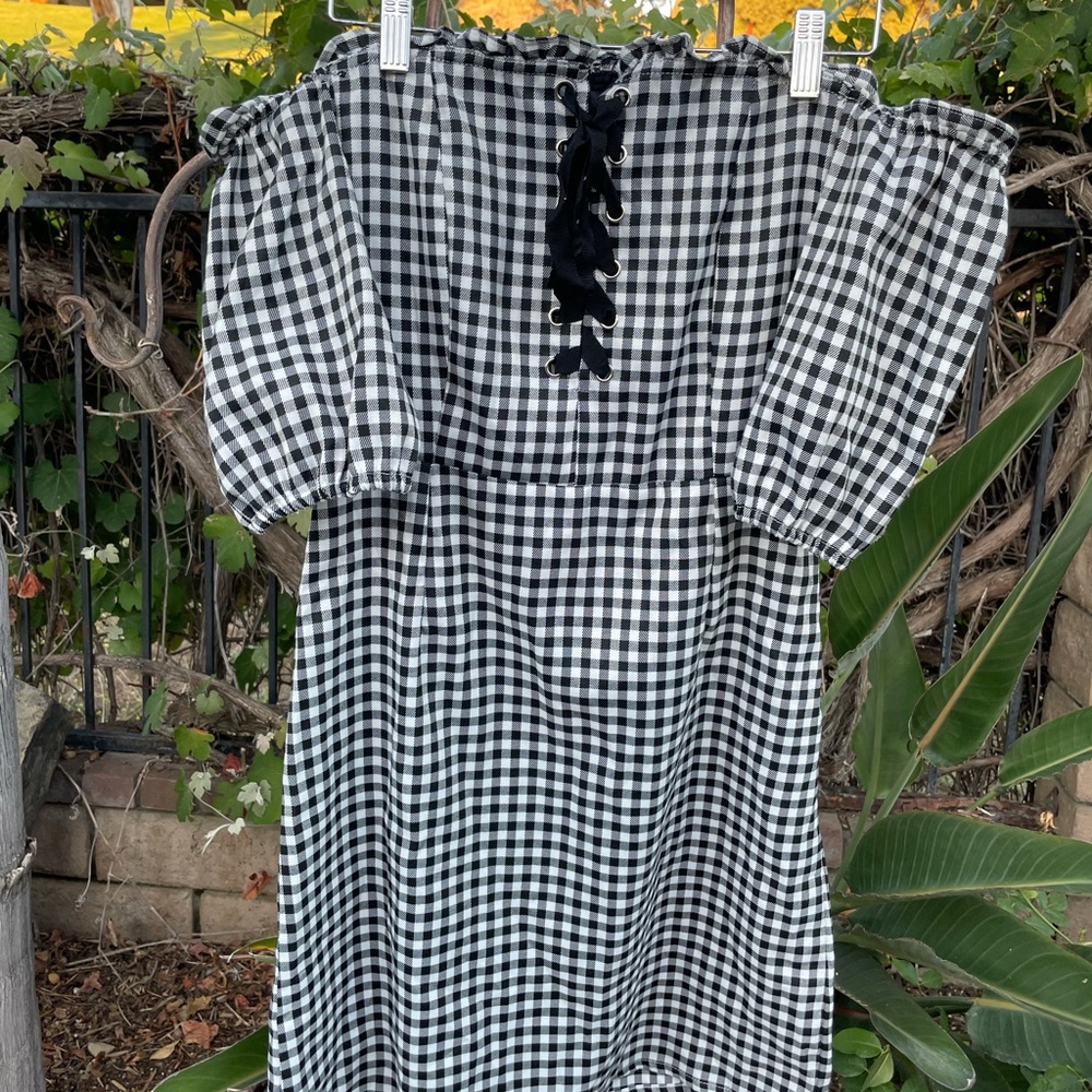 Ellie White New Off-Shoulder Dress by Nasty Gal